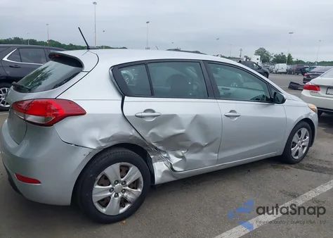 2016 Kia Forte Lx z USA, uszkodzony, nr VIN KNAFK5A89G5623780